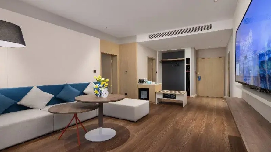 1 Bedroom Double Suite with river view