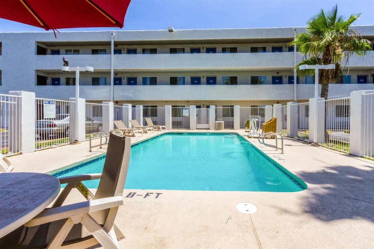 Motel 6 Phoenix Tempe Priest Dr photo 13