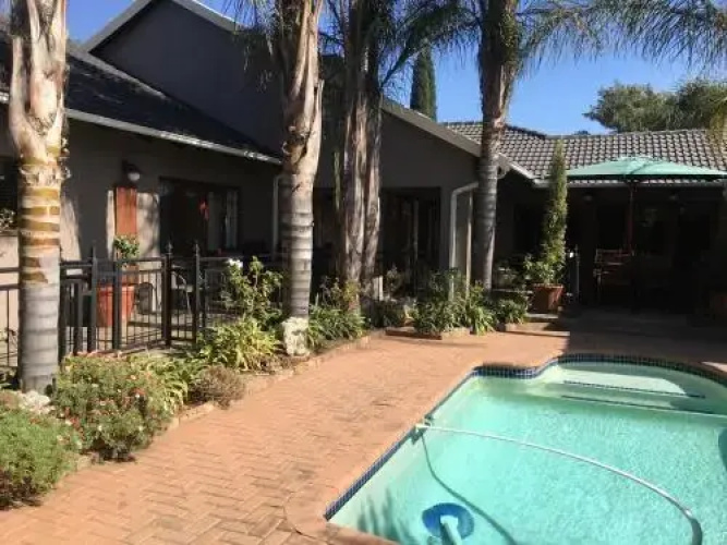 Ado Guesthouse
