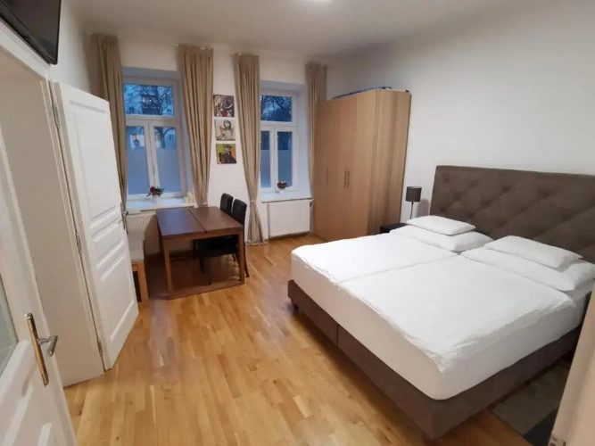 2 Bedrooms Apartment