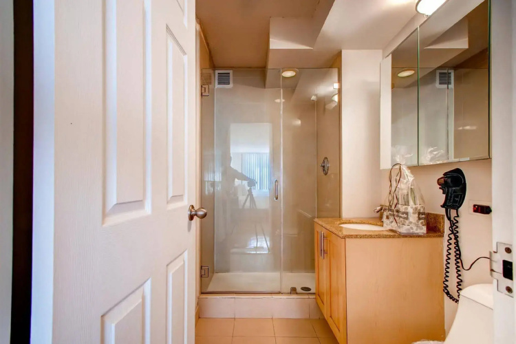 Global Luxury Suites at the Commonwealth