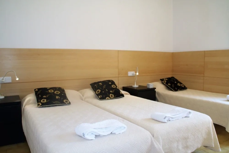 2 Bedrooms Basement Cottage