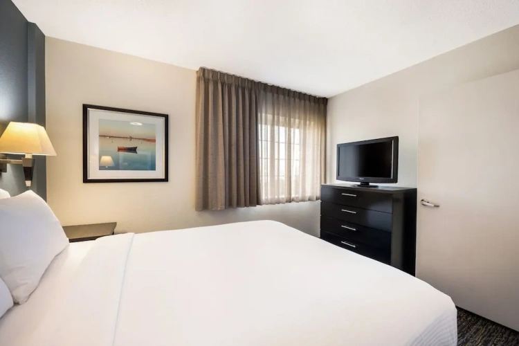 1 Bedroom Quadruple Suite