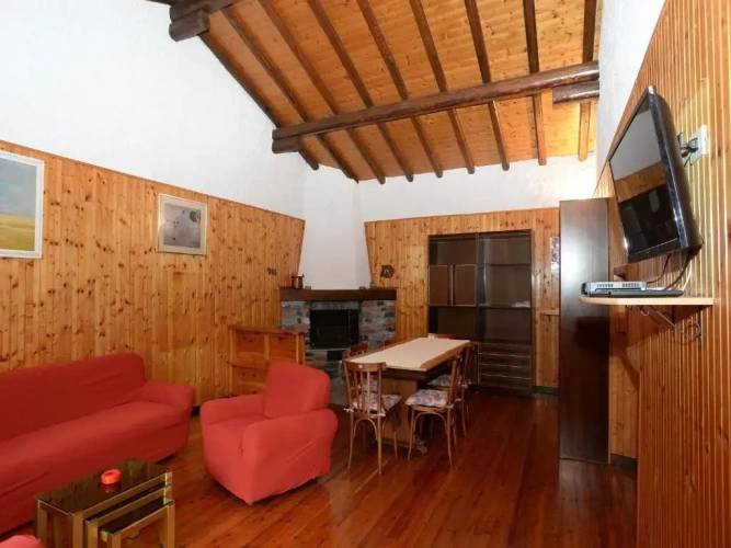 2 Bedrooms Villa