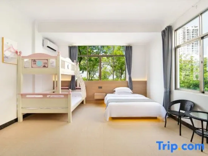 Standard Twin Family room