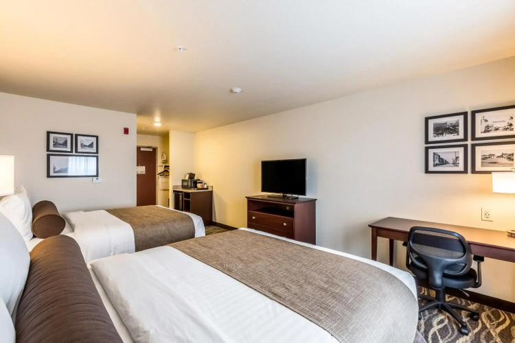 Cobblestone Hotel & Suites – Chippewa Falls
