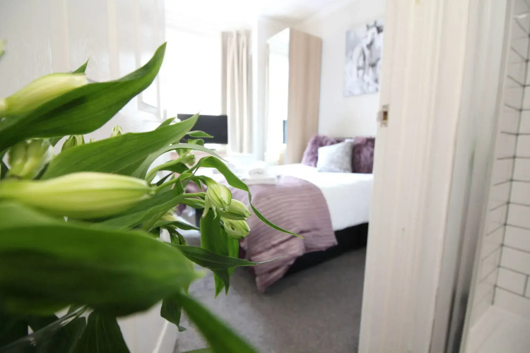 Diamond - Beechfield House Suite 1