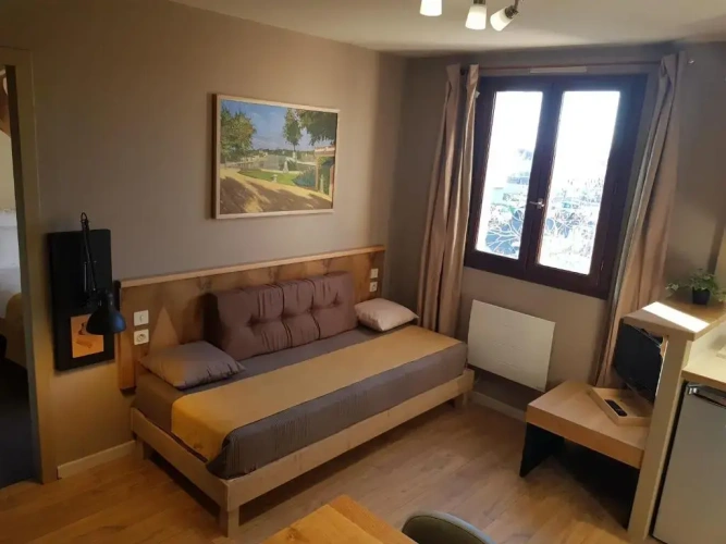 2 Bedrooms Apartment