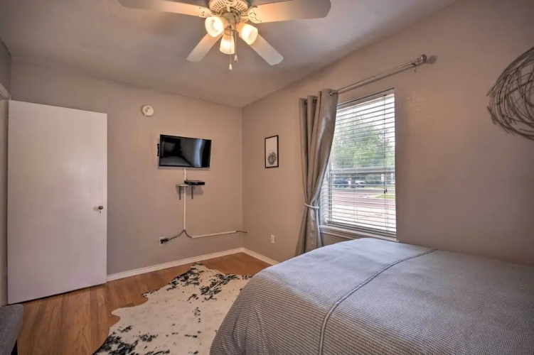 Stylish Home - Walk to Texas Tech University!