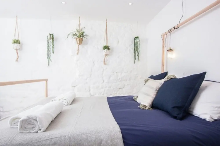 The Courtyard Apartment