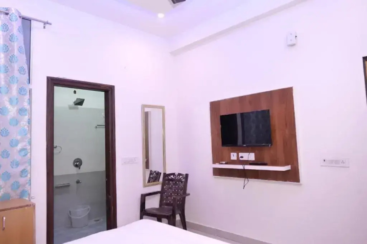 Hotel Ira Mansarovar