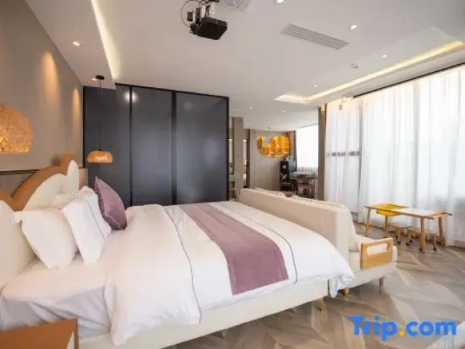 Quadruple Family Suite with balcony and with lake view