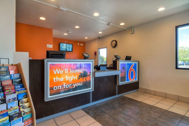 Motel 6 Stanton photo 16
