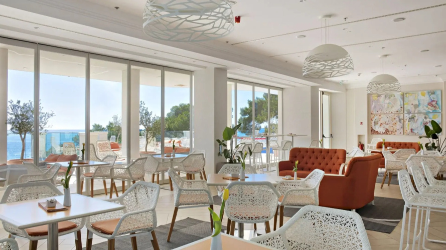 Hotel More