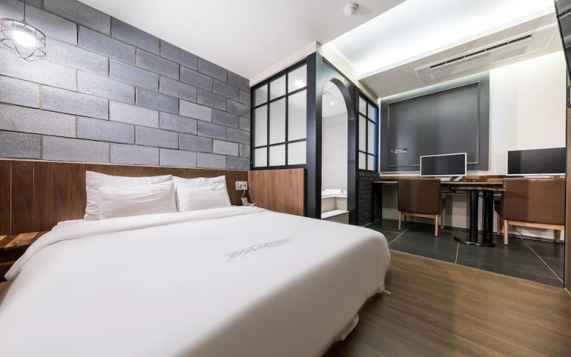 Busan Yonghodong Adena Hotel