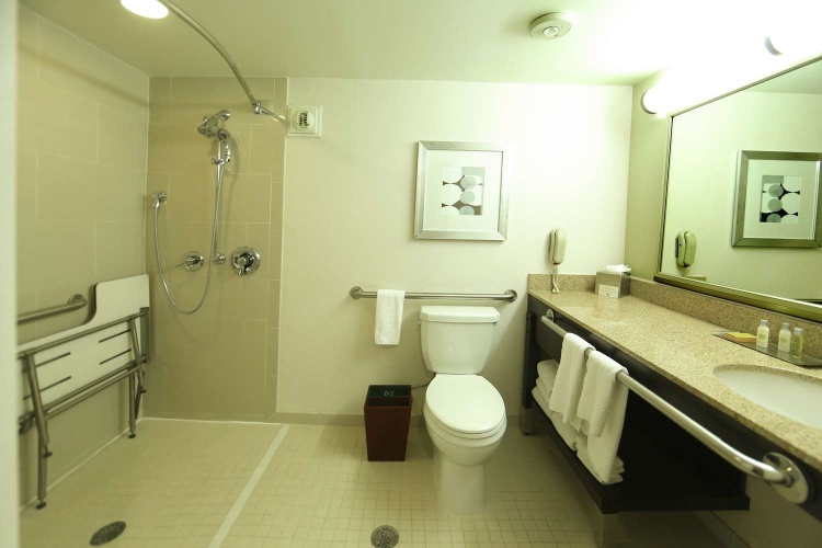 DoubleTree by Hilton Hotel Detroit - Dearborn photo 10