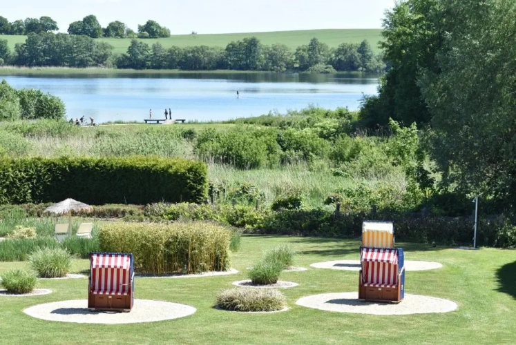 Standard Double room with lake view