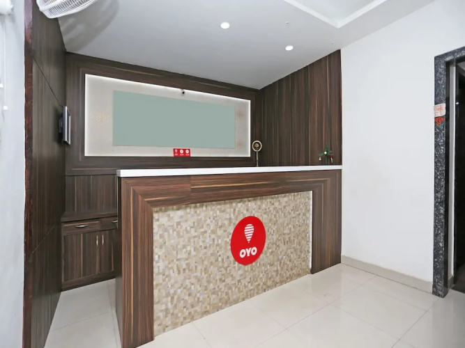 OYO 13045 Hotel Solitaire Inn