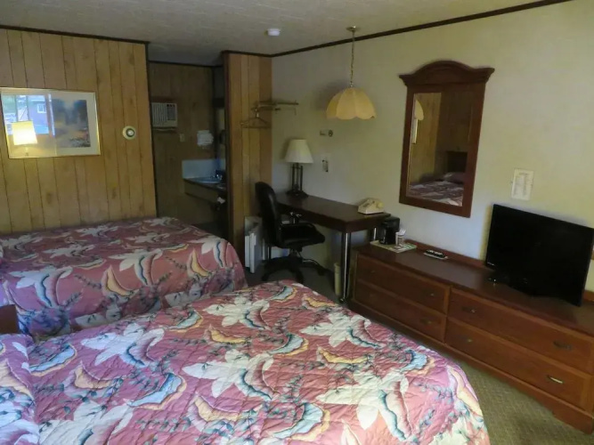 Red Ranch Motel
