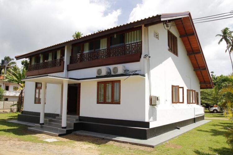 Acquabey Surf Villa Over view