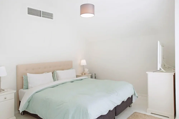 4 Bedrooms Apartment with balcony