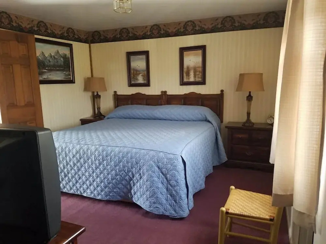 Leona's Motel