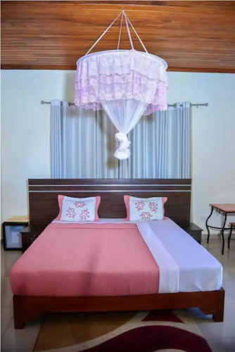 Elegance Hotel