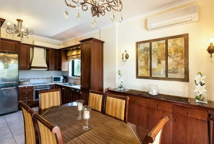 3 Bedrooms Villa