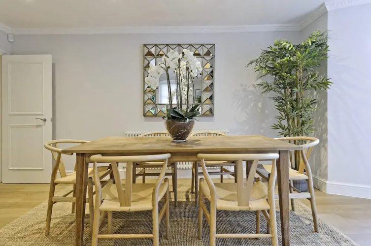 Huge Kensington Garden Flat