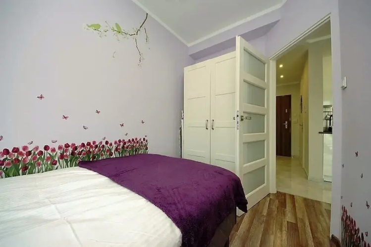 BillBerry Apartments - Floral wave