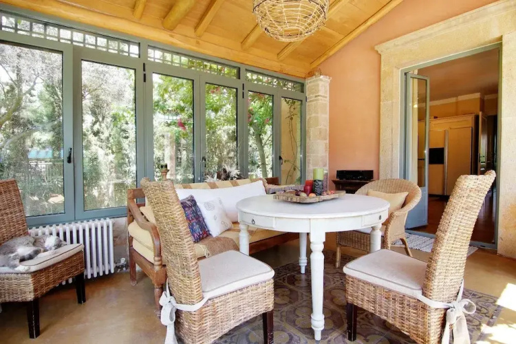 Vouliagmeni Villa
