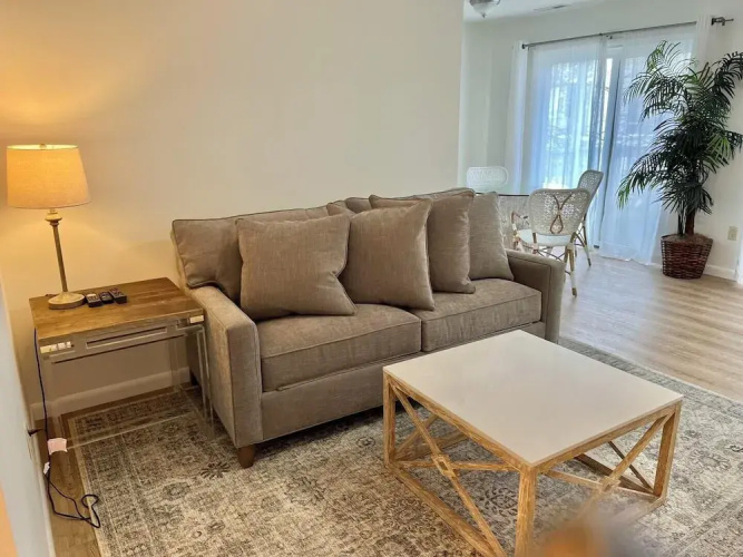 Olive Avenue 1B