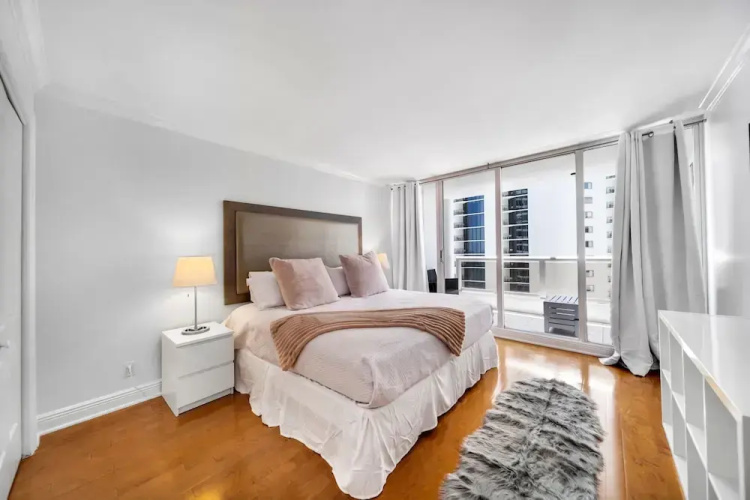 3 Bedroom Condo With Balcony View