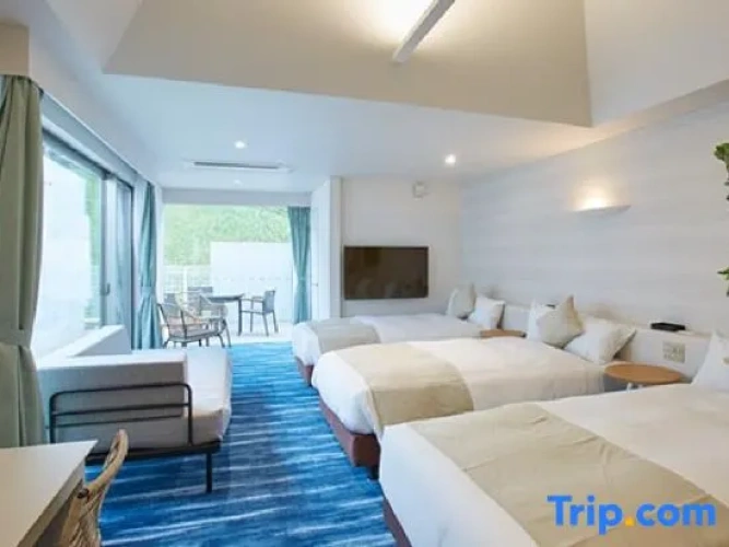 Standard Triple room