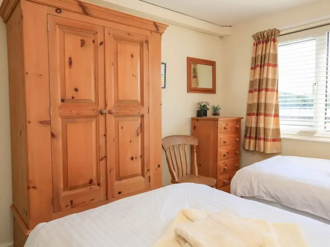 3 The Salcombe