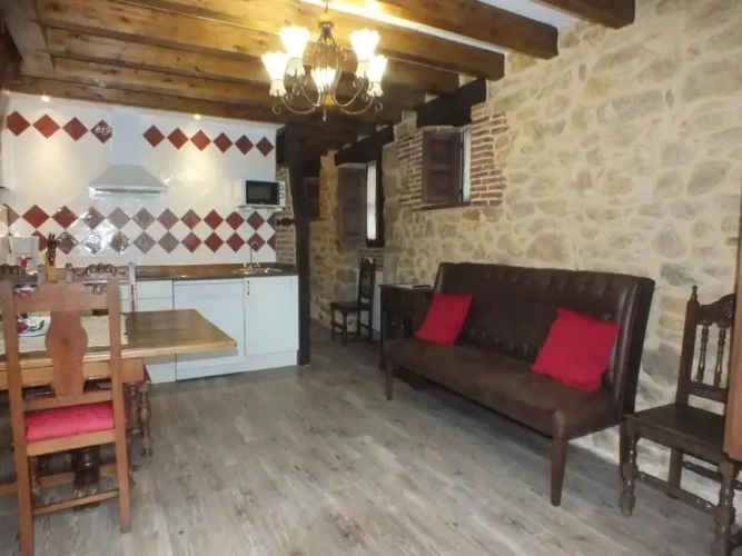 3 Bedrooms Apartment