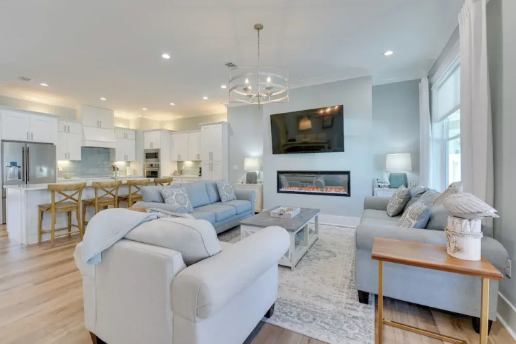 Miramar Beach Retreat w/ Pool Access & Fireplace!