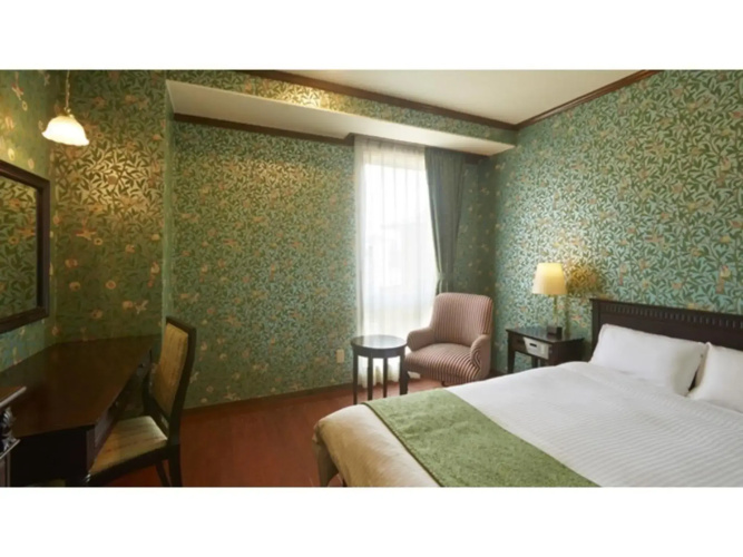 Old England Dogo Yamanote Hotel