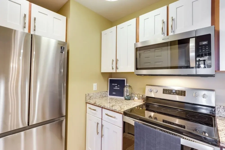 2 Bedrooms Apartment