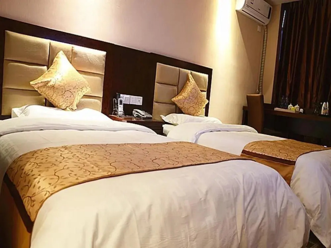 Cardin Holiday Hotel