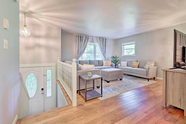 3 Bedrooms Cottage with balcony