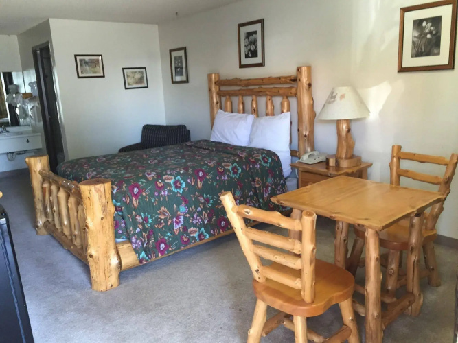 Northwoods Motel