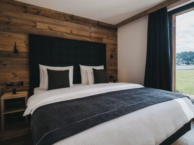 2 Bedrooms Suite with balcony
