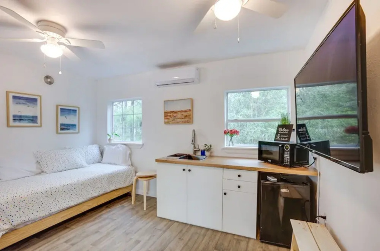 Willis Cabin on 6 Acres - Close to the Lake!