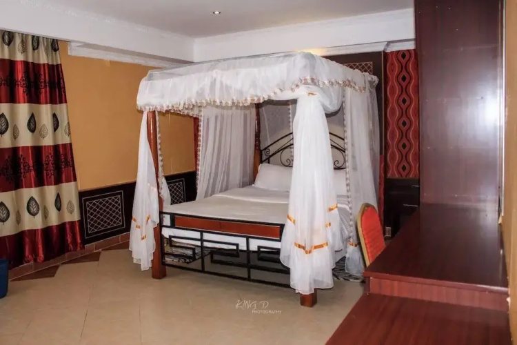Lee Njiru Resort