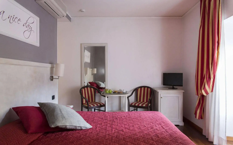 Inn Rome Rooms & Suites