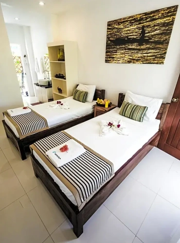 Standard Twin room with garden view