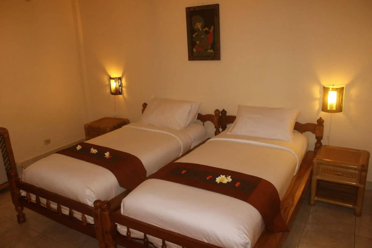 Chonos Hotel Lovina