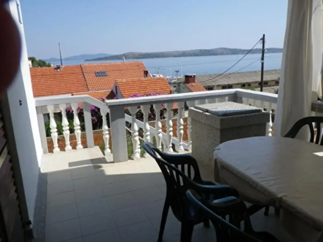 2 Bedrooms Cottage