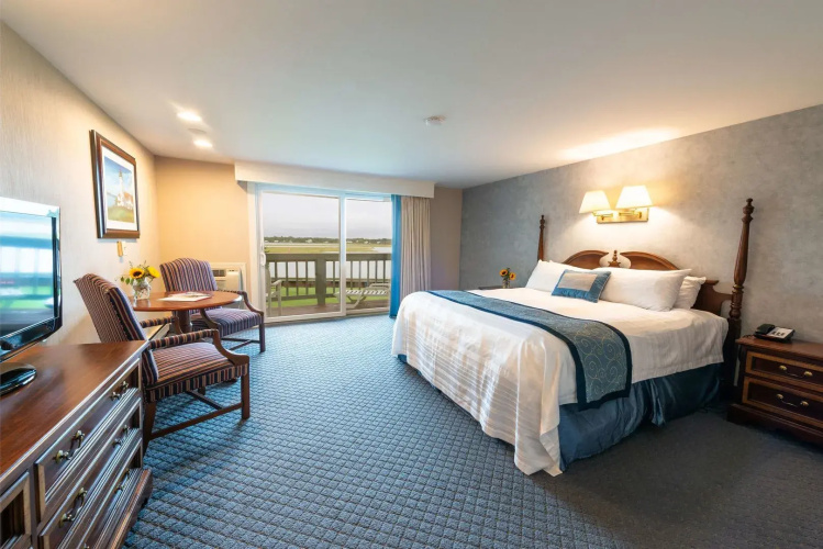 Red Jacket Beach Resort